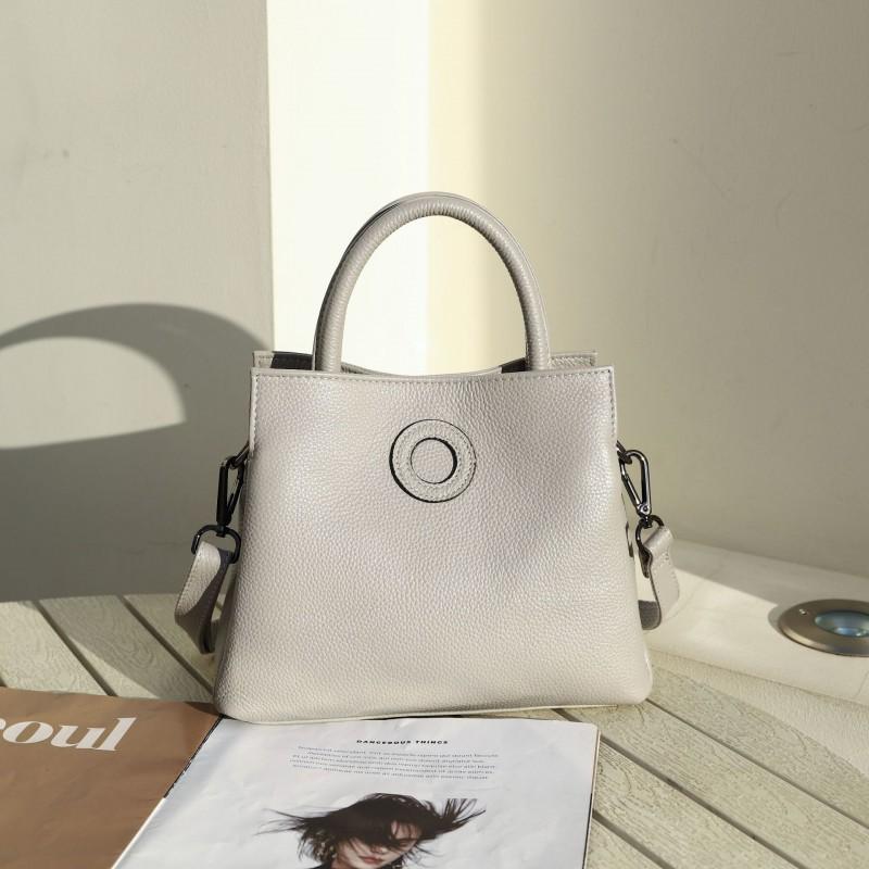 Direct Sales Texture Top-layer Cowhide Genuine Leather Women s Bag Commuting Tote Single Shoulder Cross-slung Handbag L 23 W 10 H 21CM сірий колір
Direct Sales Texture Top-layer Cowhide Genuine Leather Women s Bag Commuting Tote Single Shoulder Cross-slung Handbag L 23 W 10 H 21CM сірий колір