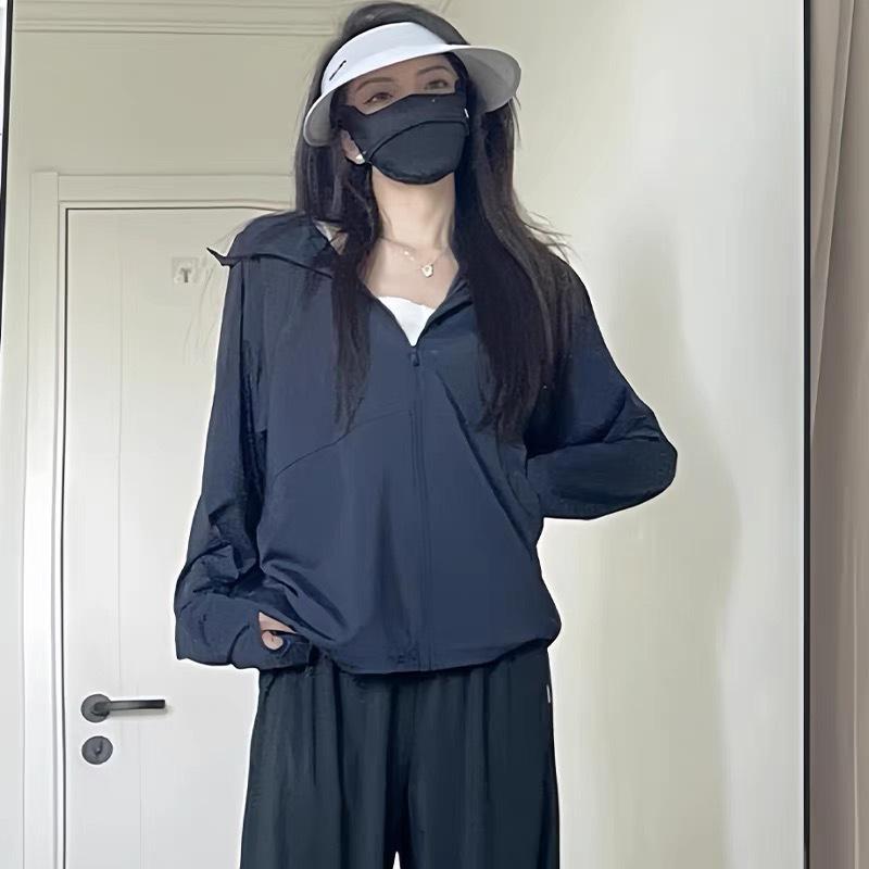 Women s UV Protection Lightweight Hooded Cycling Cardigan L - for 110-125 lbs
Women s UV Protection Lightweight Hooded Cycling Cardigan L - for 110-125 lbs