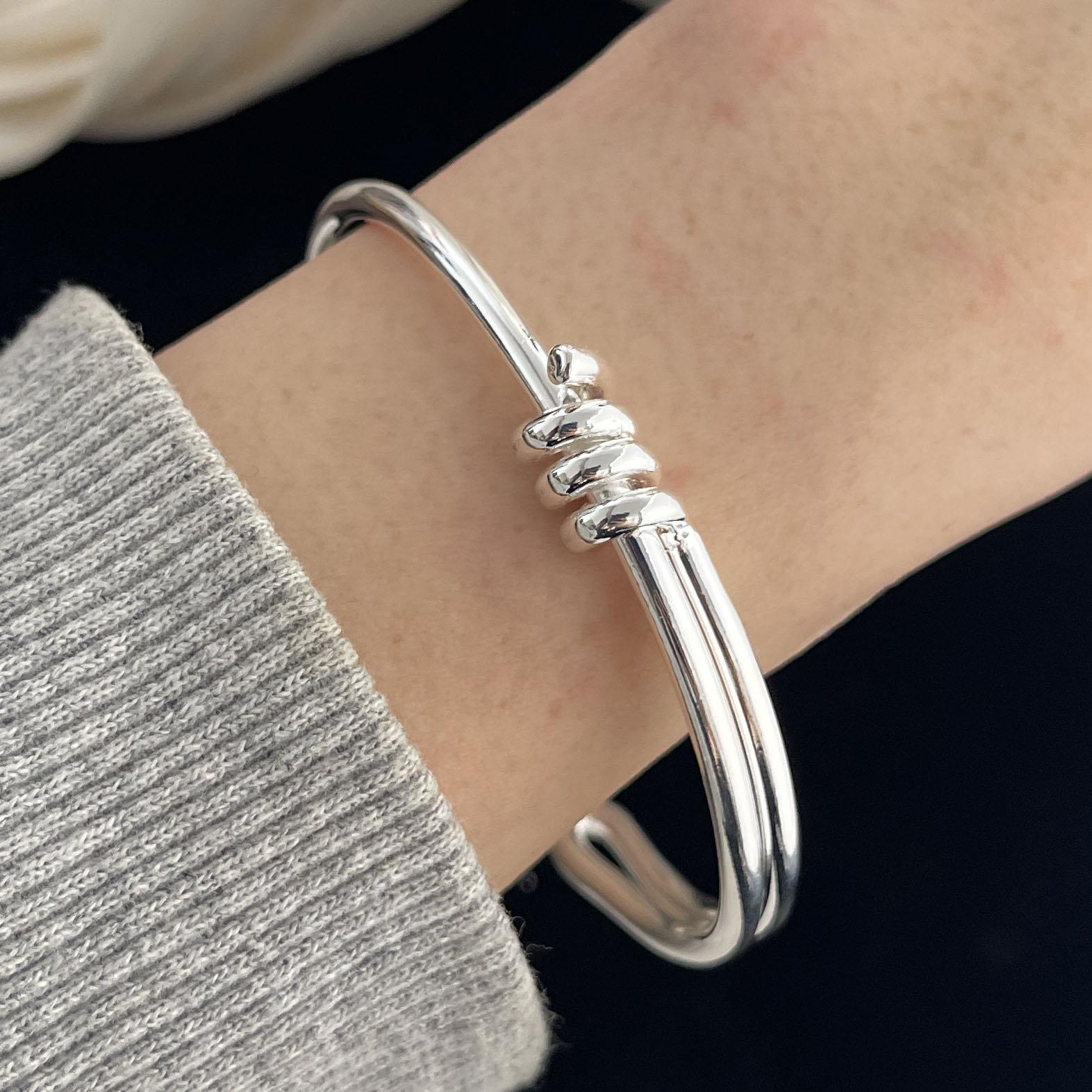 100% Solid 925 Sterling Silver Retro Bracelet for Women Men Vintage Handmade Narrow Bar Bracelet Birthday Gift
100% Solid 925 Sterling Silver Retro Bracelet for Women Men Vintage Handmade Narrow Bar Bracelet Birthday Gift