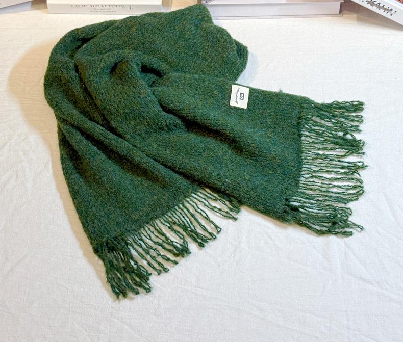 Korean simple solid color scarf women s winter thick needle monochrome fringed scarf knitted wool student couple warm scarf 180cm зелений
Korean simple solid color scarf women s winter thick needle monochrome fringed scarf knitted wool student couple warm scarf 180cm зелений