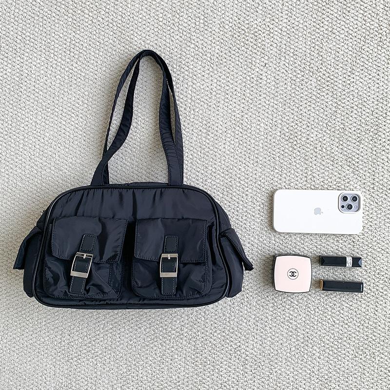 Korean Version Large Capacity Women s Fashionable Lightweight Handbag, Casual and Simple Nylon Tote Bag, Multi Pocket Single Shoulder Armpit Bag чёрный
Korean Version Large Capacity Women s Fashionable Lightweight Handbag, Casual and Simple Nylon Tote Bag, Multi Pocket Single Shoulder Armpit Bag чёрный