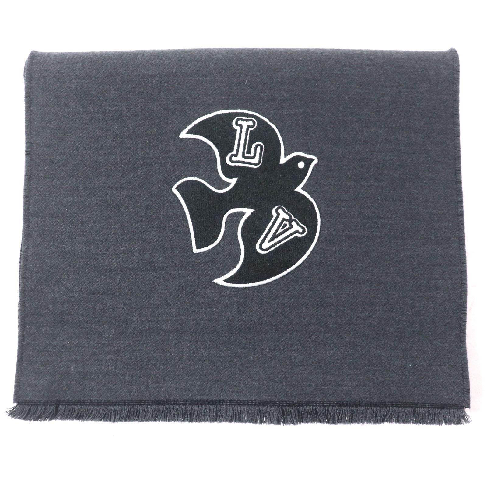 Excellent LOUIS VUITTON Scarf Echarpe LV Harmony with logo patch gray M77944 Used
Excellent LOUIS VUITTON Scarf Echarpe LV Harmony with logo patch gray M77944 Used