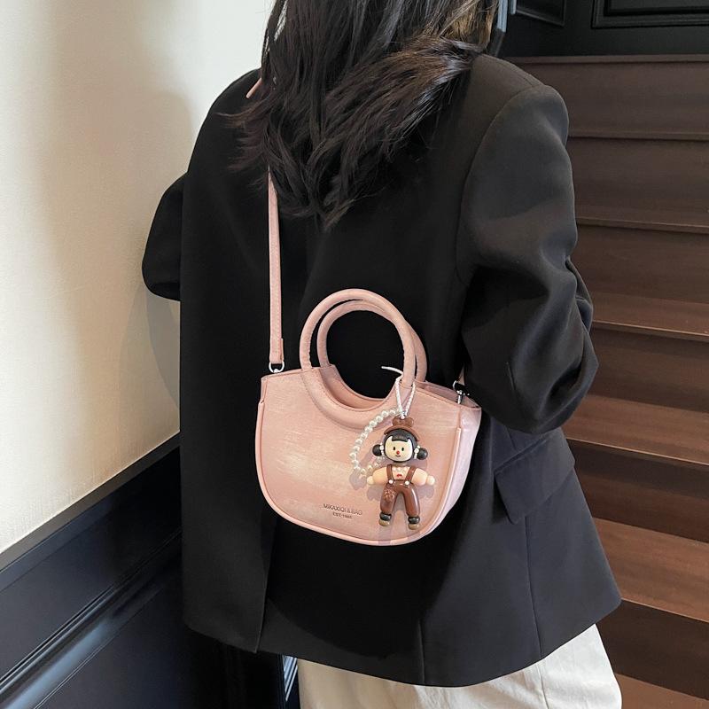 Premium texture small bag women s 2025 new spring and summer versatile messenger bag fashion handbag bucket bag
Premium texture small bag women s 2025 new spring and summer versatile messenger bag fashion handbag bucket bag