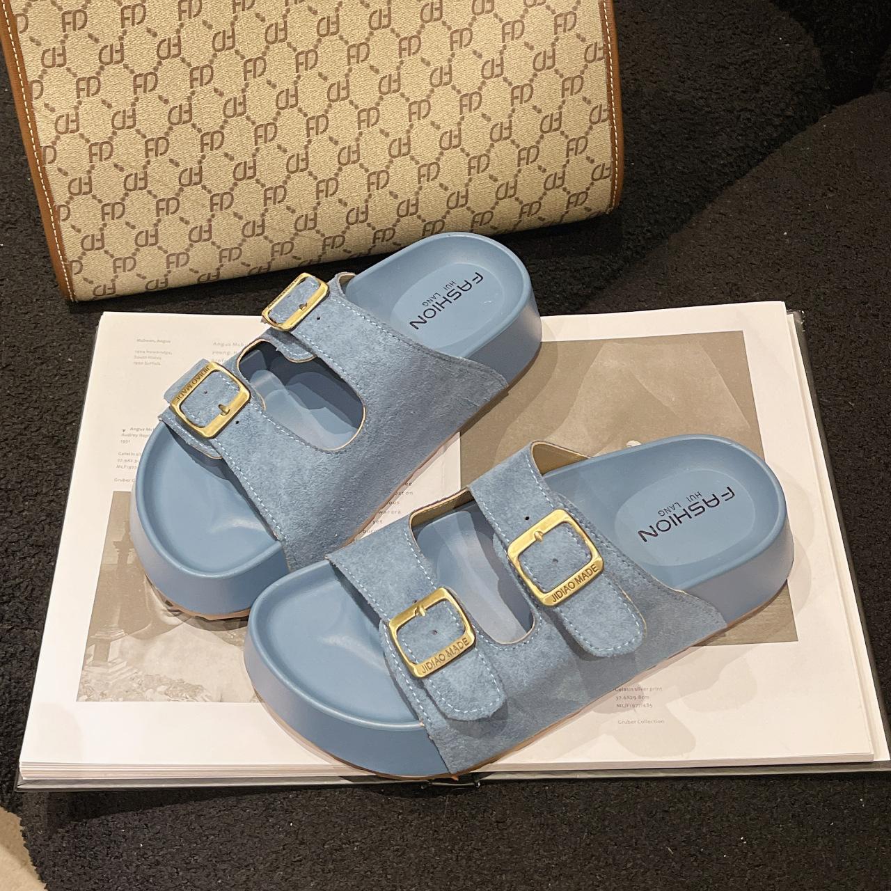 2025 summer new platform sandals with buckle sandals fashionable Korean version wear Birkenstock plus size sandals 39 синій
2025 summer new platform sandals with buckle sandals fashionable Korean version wear Birkenstock plus size sandals 39 синій