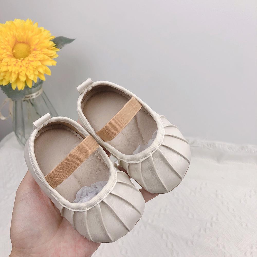 Мягкая подошва в корейском стиле, нескользящая детская обувь для ходьбы на осень L (Inner Length 13cm)
Мягкая подошва в корейском стиле, нескользящая детская обувь для ходьбы на осень L (Inner Length 13cm)