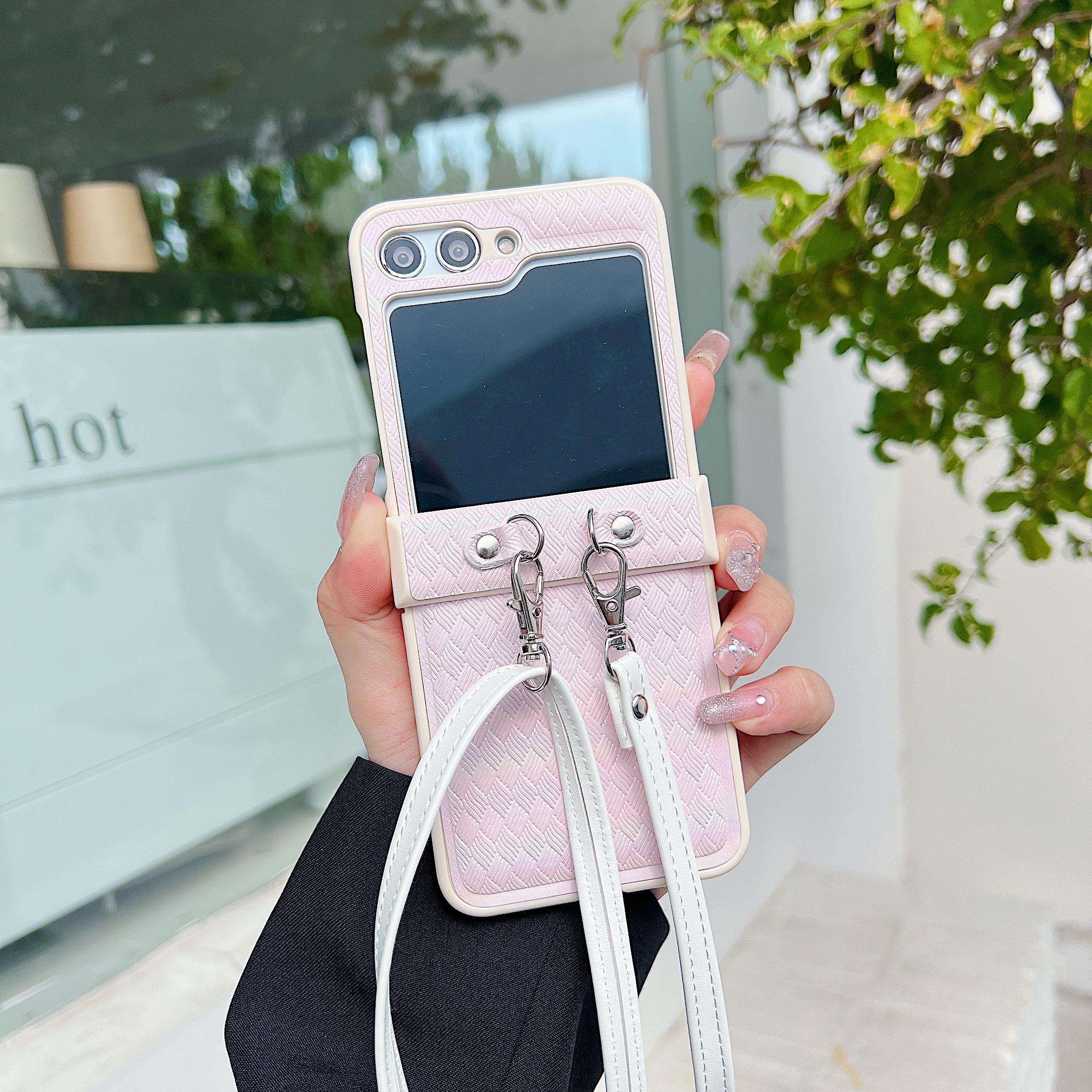 For Samsung Galaxy Z Flip5 5G Case Laser Rhombus Imprinted PU+PC Phone Cover with Crossbody Strap Pink
For Samsung Galaxy Z Flip5 5G Case Laser Rhombus Imprinted PU+PC Phone Cover with Crossbody Strap Pink