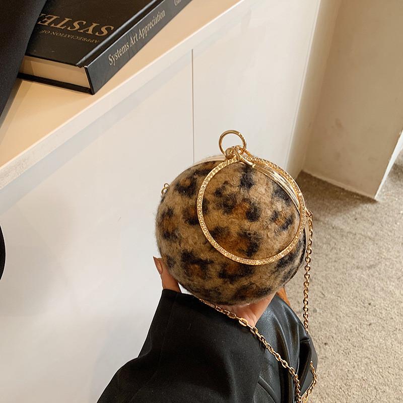 Fashionable Women s Canvas Crossbody Bag In Black Khaki And Brown Unique Round Design коричневый
Fashionable Women s Canvas Crossbody Bag In Black Khaki And Brown Unique Round Design коричневый