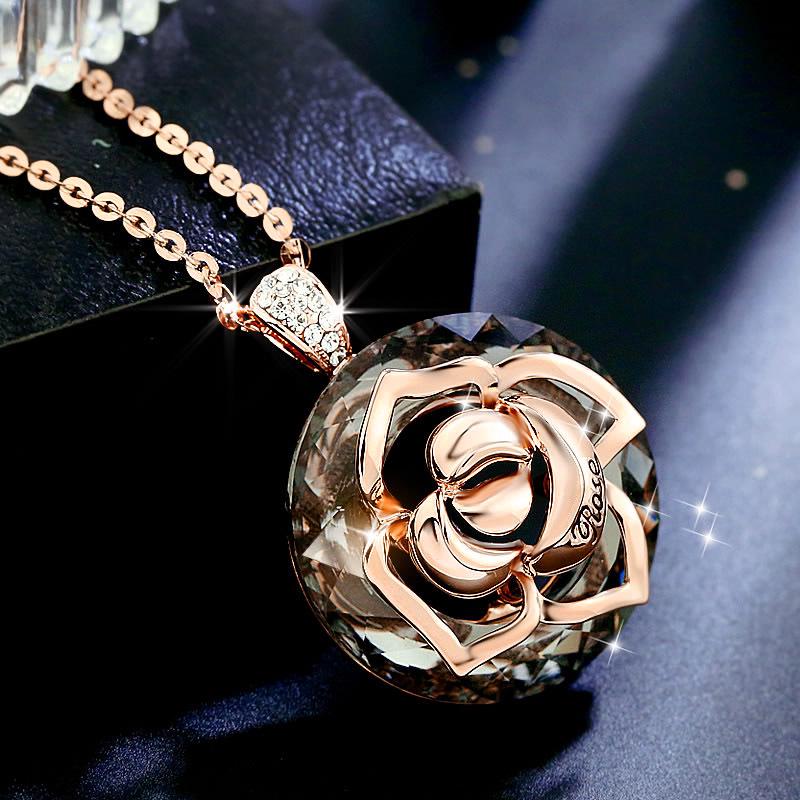 South Korea s new rose necklace long temperament crystal flower sweater chain niche accessories
South Korea s new rose necklace long temperament crystal flower sweater chain niche accessories