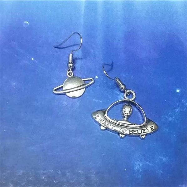 Серьги НЛО, серьги с планетой, космические украшения, серьги Сатурна, подарок для любителей науки
Серьги НЛО, серьги с планетой, космические украшения, серьги Сатурна, подарок для любителей науки
