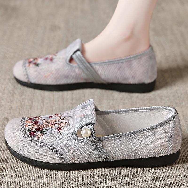 Обувь женская летняя удобная дышащая тканевая обувь на одной педали туфли Ханфу домашняя обувь носить антикварная повседневная обувь 36
Обувь женская летняя удобная дышащая тканевая обувь на одной педали туфли Ханфу домашняя обувь носить антикварная повседневная обувь 36