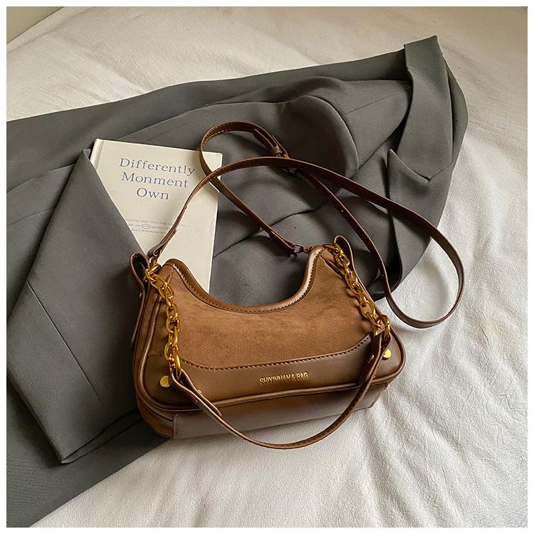 Fashion niche chain underarm small bag women s 2025 new high-end commuter retro shoulder messenger bag
Fashion niche chain underarm small bag women s 2025 new high-end commuter retro shoulder messenger bag