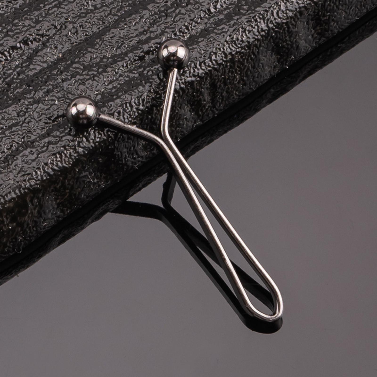 Practical Pants Waist Cinching Tool with Adjustable Buckle Clip one size
Practical Pants Waist Cinching Tool with Adjustable Buckle Clip one size