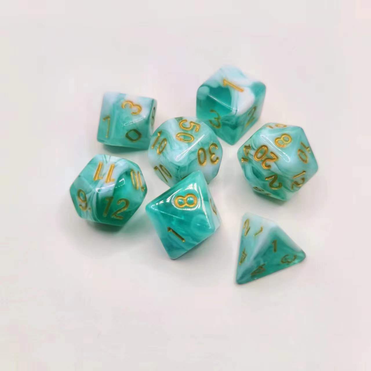 7 шт./лот, многогранные игральные кости из смолы D&D D4 D6 D8 D10 D% D12 D20, многогранные игральные кости TRPG, настольные игры 247
7 шт./лот, многогранные игральные кости из смолы D&D D4 D6 D8 D10 D% D12 D20, многогранные игральные кости TRPG, настольные игры 247