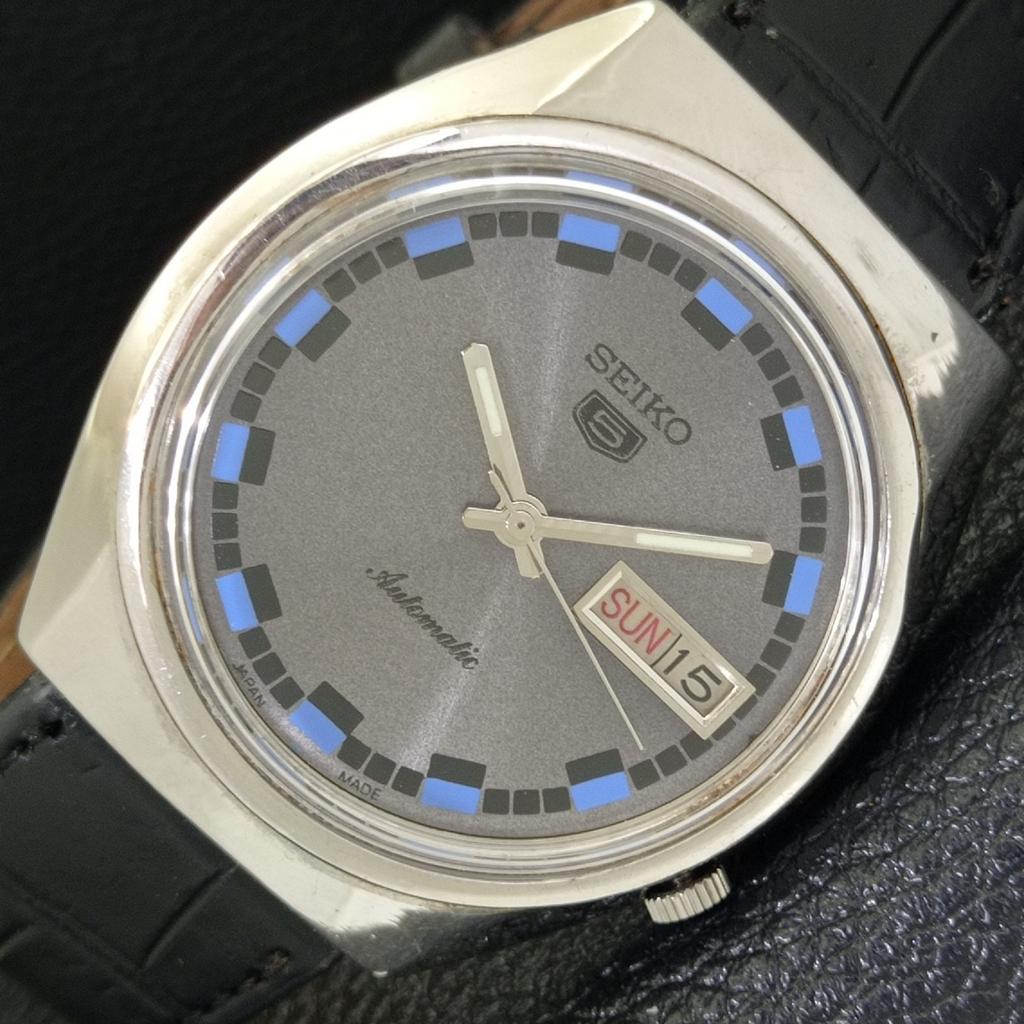 ВИНТАЖНЫЕ МУЖСКИЕ АВТОМАТИЧЕСКИЕ ЧАСЫ SEIKO 5 ЯПОНИЯ С СЕРЫМ ЦИФЕРБЛАТОМ a500119-2 R151a-a500119
ВИНТАЖНЫЕ МУЖСКИЕ АВТОМАТИЧЕСКИЕ ЧАСЫ SEIKO 5 ЯПОНИЯ С СЕРЫМ ЦИФЕРБЛАТОМ a500119-2 R151a-a500119