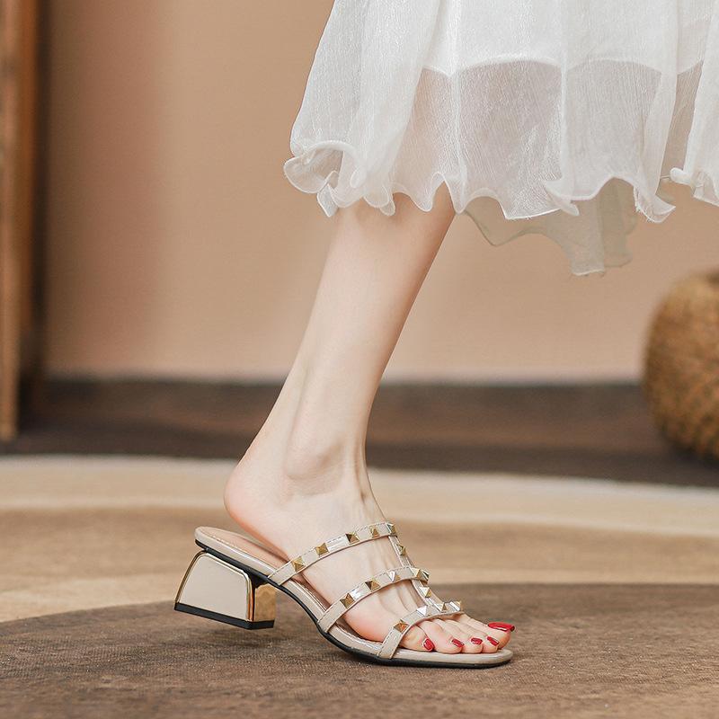 Summer sandals new high-heeled slippers square head rivet sandals medium thick-heeled shoes small versatile summer cool slippers 40
Summer sandals new high-heeled slippers square head rivet sandals medium thick-heeled shoes small versatile summer cool slippers 40