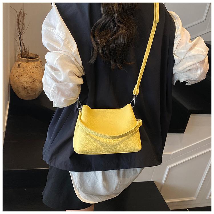 Fashion bucket bag 2025 new trend versatile women s crossbody niche popular shoulder bag
Fashion bucket bag 2025 new trend versatile women s crossbody niche popular shoulder bag