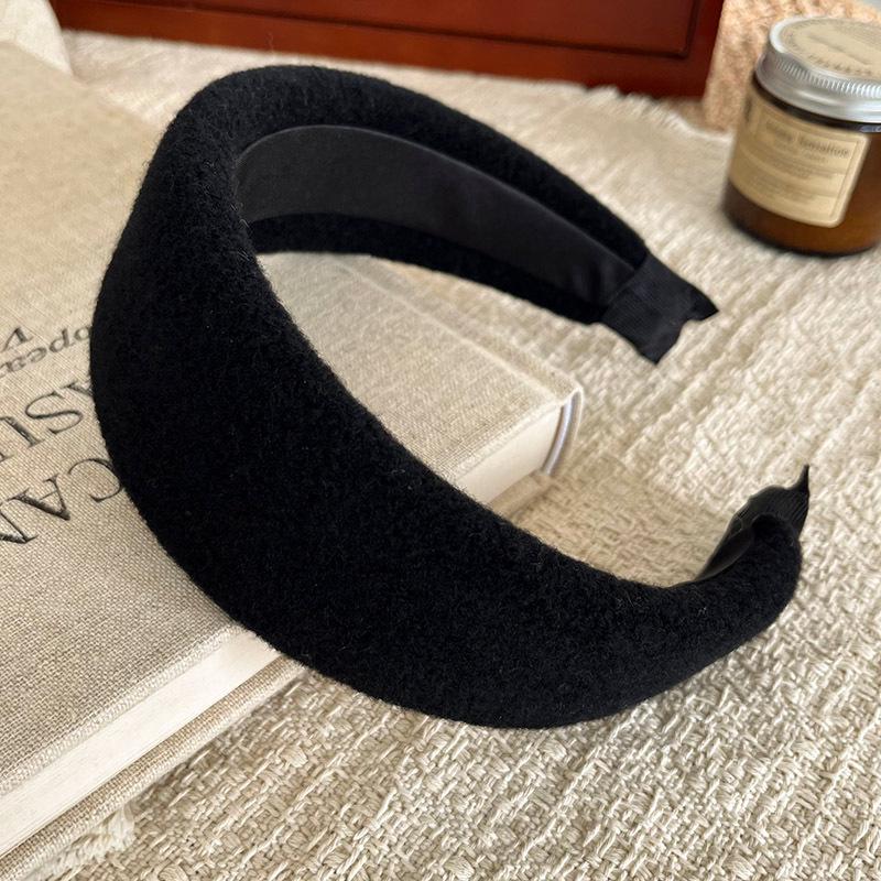 Women s Woolen Wide-Brimmed Headband, Autumn/Winter, Retro Korean Style Hair Accessory for Daily Use and Face Washing.
Women s Woolen Wide-Brimmed Headband, Autumn/Winter, Retro Korean Style Hair Accessory for Daily Use and Face Washing.