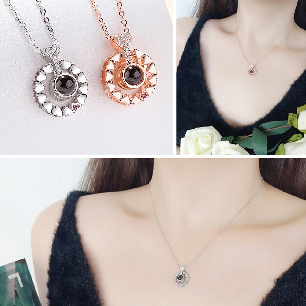 Узор DIAMOND Charm Подарок Проекционное Ожерелье Я люблю тебя 100 языков Микроскопическая резьба Свет
Узор DIAMOND Charm Подарок Проекционное Ожерелье Я люблю тебя 100 языков Микроскопическая резьба Свет