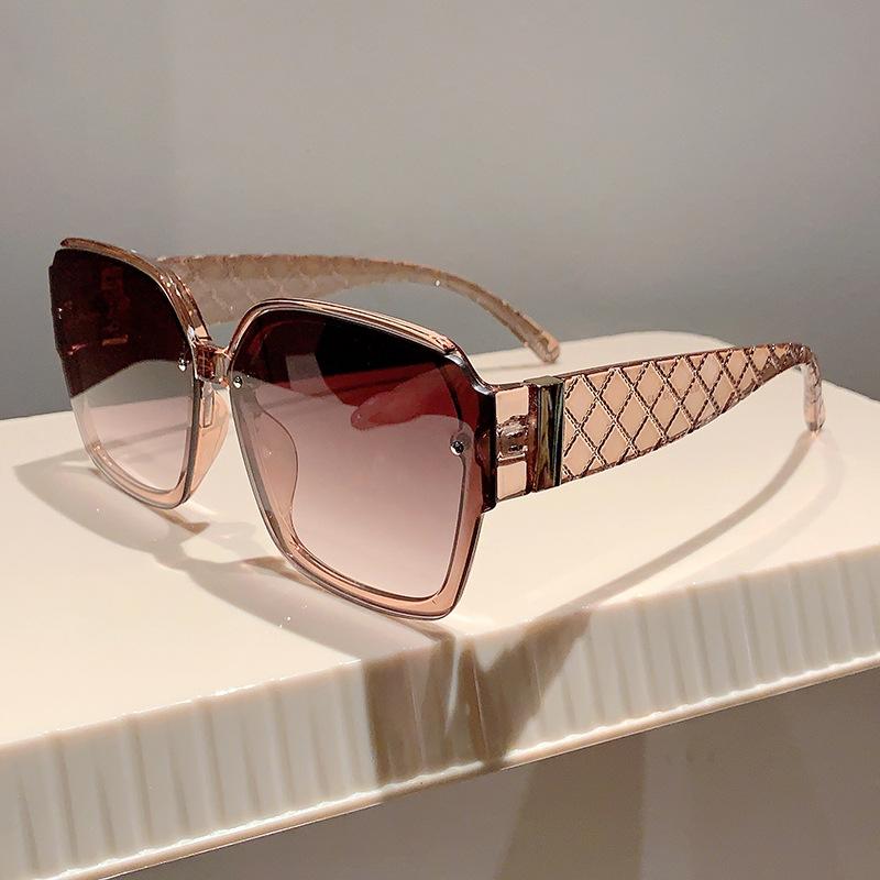 Classic Rivet Vintage Square Sunglasses Women For Men Luxury Brand Designer Trendy Punk Shades Rhombus Eyewear Sun Glasses UV400
Classic Rivet Vintage Square Sunglasses Women For Men Luxury Brand Designer Trendy Punk Shades Rhombus Eyewear Sun Glasses UV400