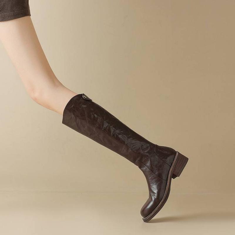 Новые женские кожаные ботинки Мартин большого размера резиновая подошва средний каблук корейская версия круглый носок женские ботинки задняя молния овчина ботинки средней высоты 40
Новые женские кожаные ботинки Мартин большого размера резиновая подошва средний каблук корейская версия круглый носок женские ботинки задняя молния овчина ботинки средней высоты 40