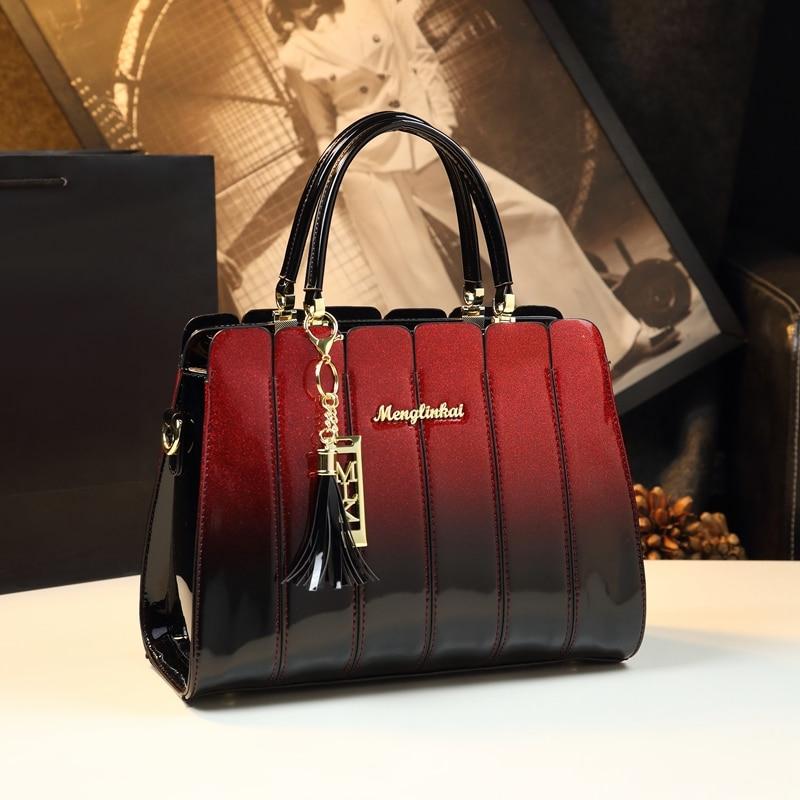 Мода Натуральная кожа Женские сумки Crossbody Сумки Большая емкость Женская портативная сумка-посланник
Мода Натуральная кожа Женские сумки Crossbody Сумки Большая емкость Женская портативная сумка-посланник