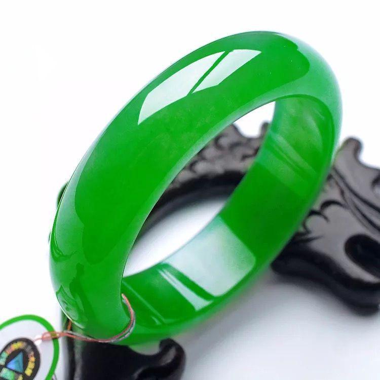 Genuine Imperial Green Jadeite Jade Bangle for Women - Full Green Dushan Jade Bangle Inner Diameter 61mm Bangle
Genuine Imperial Green Jadeite Jade Bangle for Women - Full Green Dushan Jade Bangle Inner Diameter 61mm Bangle