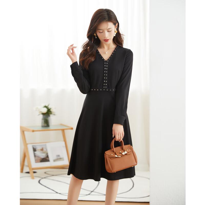 Iveni Elegant Long-Sleeved Midi Dress S
Iveni Elegant Long-Sleeved Midi Dress S