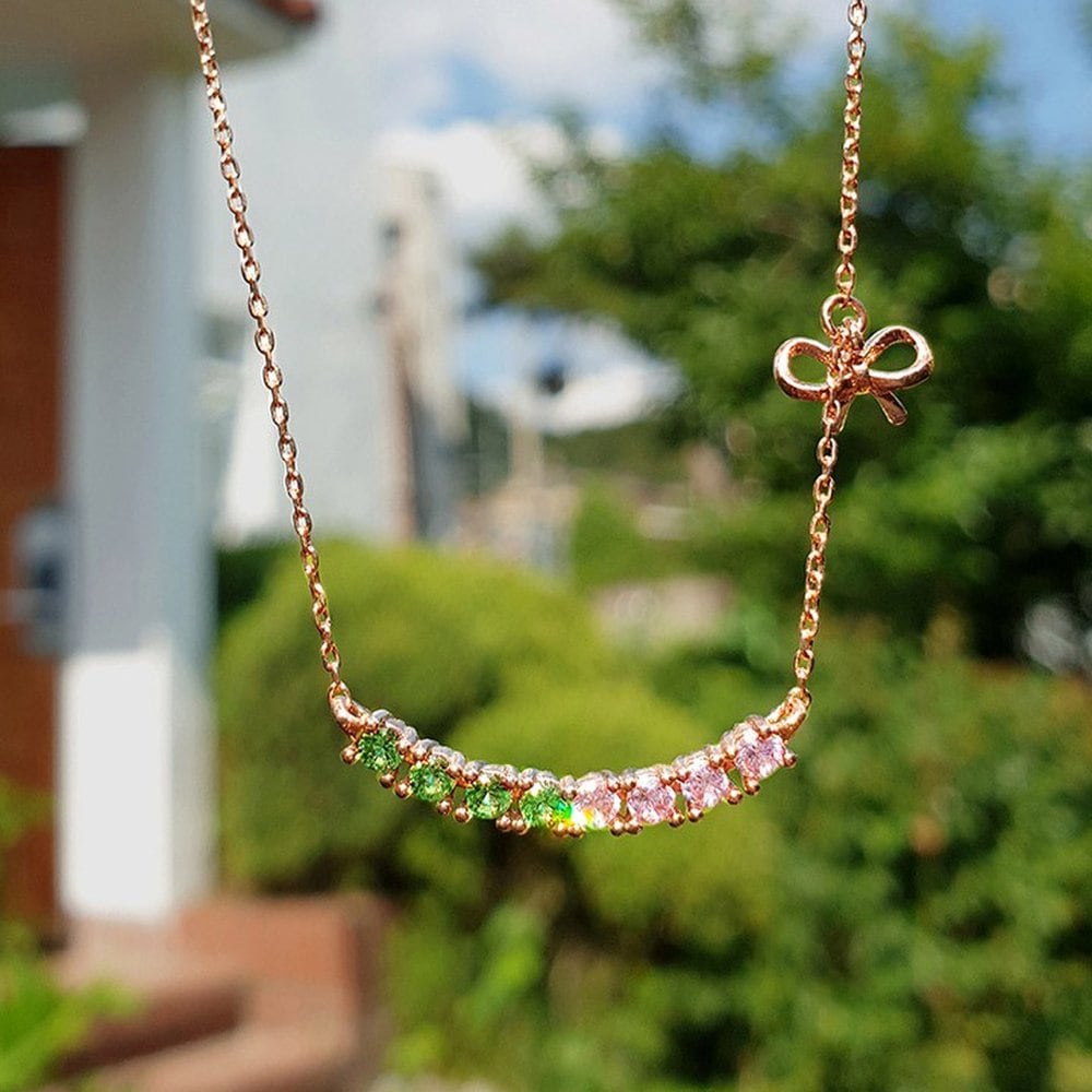 Mary Queen s Necklace W
Mary Queen s Necklace W