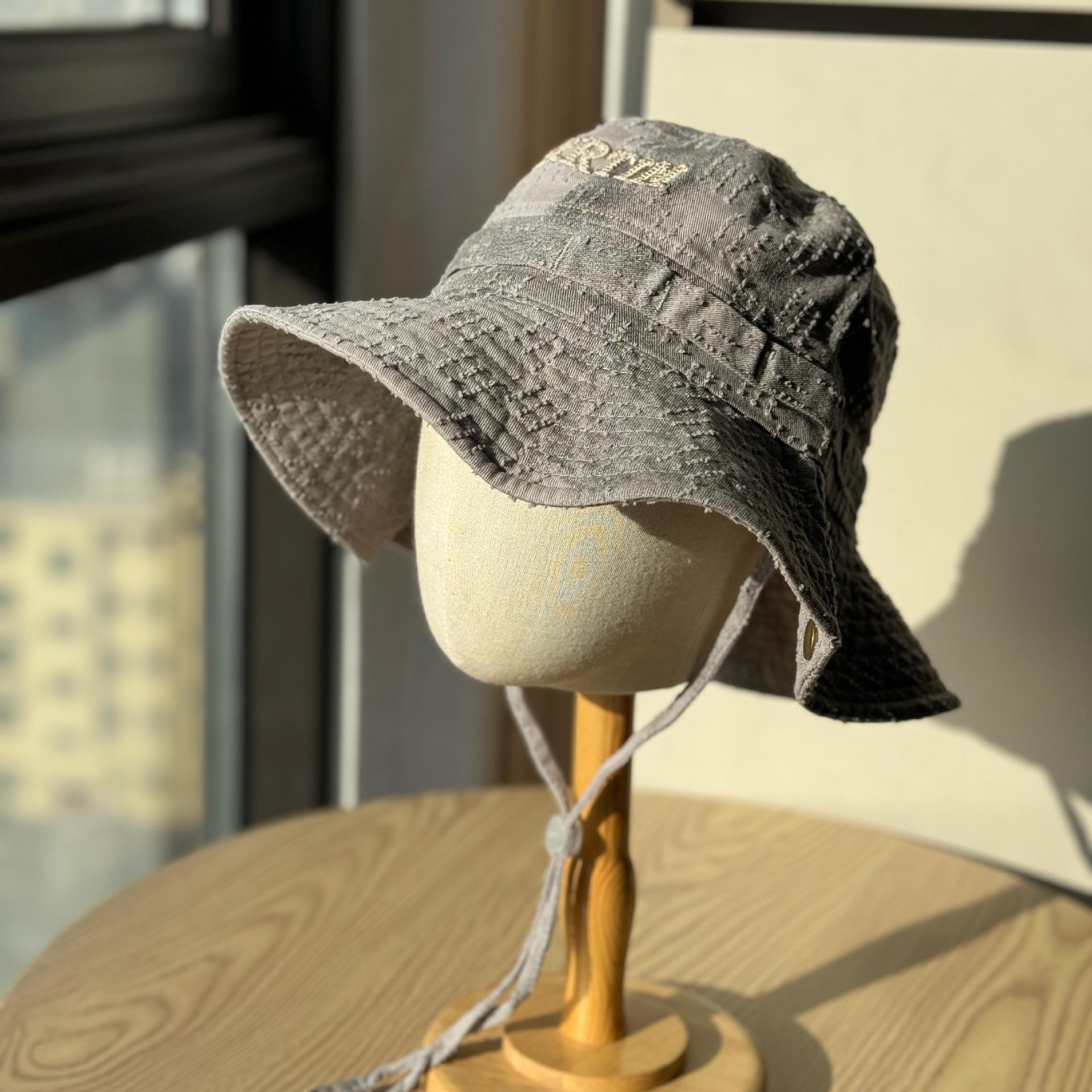 Spring and summer outdoor western cowboy hiking hat for women, makes the face look smaller, fisherman hat with large brim, sun-shading hat, trendy Adult54-60Adjustable сірий колір
Spring and summer outdoor western cowboy hiking hat for women, makes the face look smaller, fisherman hat with large brim, sun-shading hat, trendy Adult54-60Adjustable сірий колір