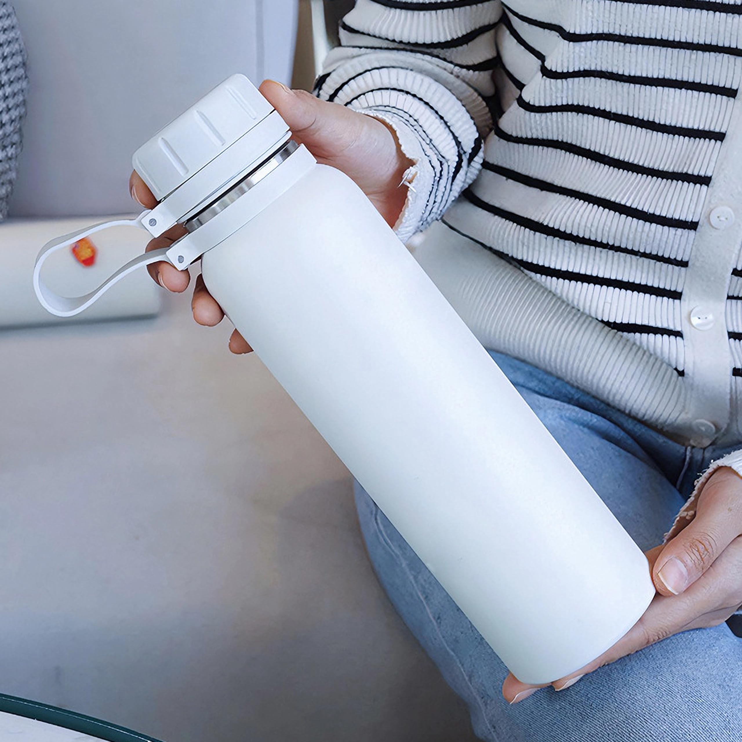 Бутылка для воды MYEEDA объемом 1 литр, термос из нержавеющей стали, бутылка для воды объемом 1000 мл, легко моющаяся, стильная, легкая, большой емкости
Бутылка для воды MYEEDA объемом 1 литр, термос из нержавеющей стали, бутылка для воды объемом 1000 мл, легко моющаяся, стильная, легкая, большой емкости