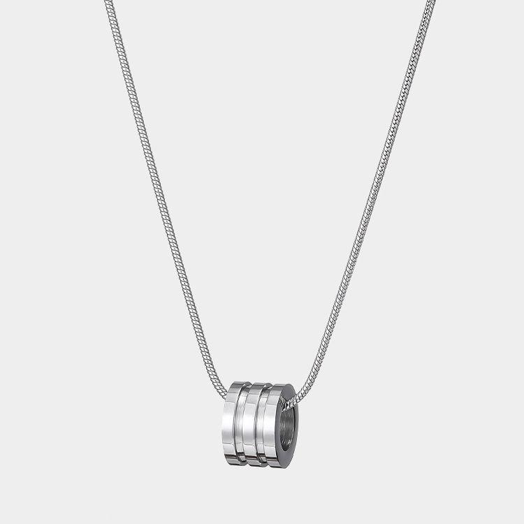 2023 Men s Slim Titanium Steel Necklace: Trendy, Luxurious Clavicle Chain for High-End Style Snake Bone Chain Pendant 55cm
2023 Men s Slim Titanium Steel Necklace: Trendy, Luxurious Clavicle Chain for High-End Style Snake Bone Chain Pendant 55cm