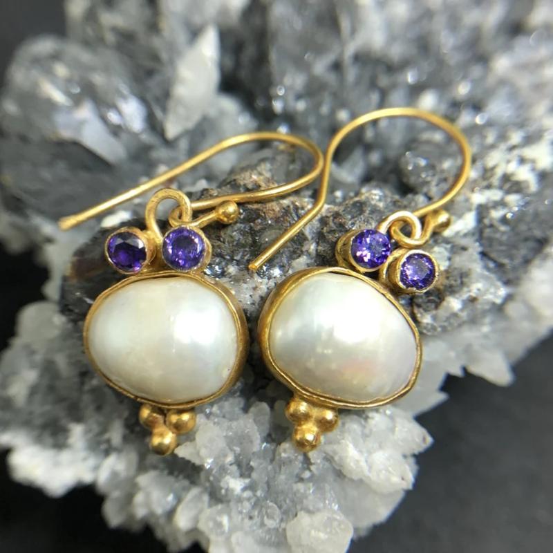 Vintage Oval Inlaid White Stone Earrings Classic Gorgeous Gold Color Metal Purple Zircon Dangle Earrings Zircon
Vintage Oval Inlaid White Stone Earrings Classic Gorgeous Gold Color Metal Purple Zircon Dangle Earrings Zircon