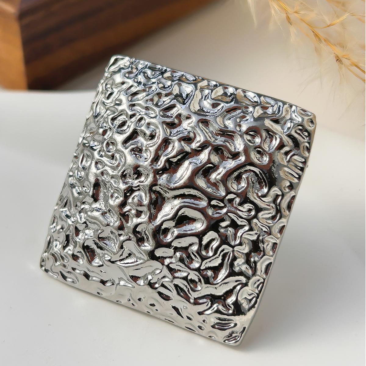 Винтажное кольцо с подсолнухом и луной, открывающееся, золото, серебро, имитация жемчуга, плиссированные геометрические кольца на фаланги для женщин и мужчин, модные нерегулярные украшения
Винтажное кольцо с подсолнухом и луной, открывающееся, золото, серебро, имитация жемчуга, плиссированные геометрические кольца на фаланги для женщин и мужчин, модные нерегулярные украшения