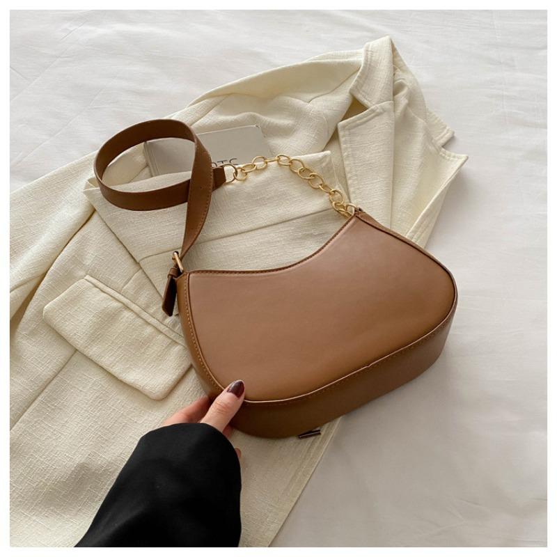 New temperament fashionable design single shoulder crossbody foreign style solid color chain zipper underarm texture crossbody bag коричневий
New temperament fashionable design single shoulder crossbody foreign style solid color chain zipper underarm texture crossbody bag коричневий