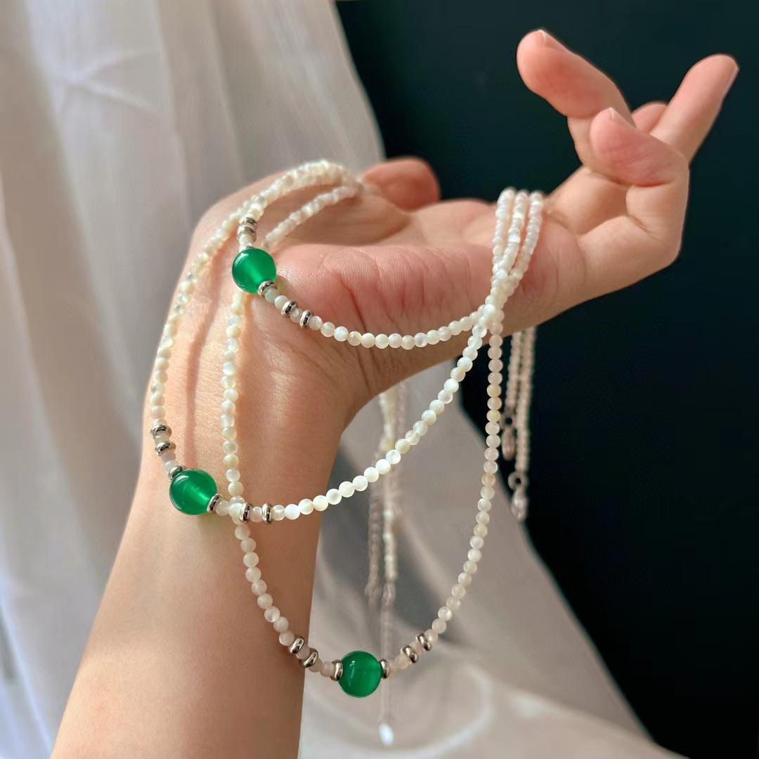 Vintage Beaded Natural Shell Chalcedony Agate Collarbone Chain Atmosphere Necklace Neck Chain
Vintage Beaded Natural Shell Chalcedony Agate Collarbone Chain Atmosphere Necklace Neck Chain