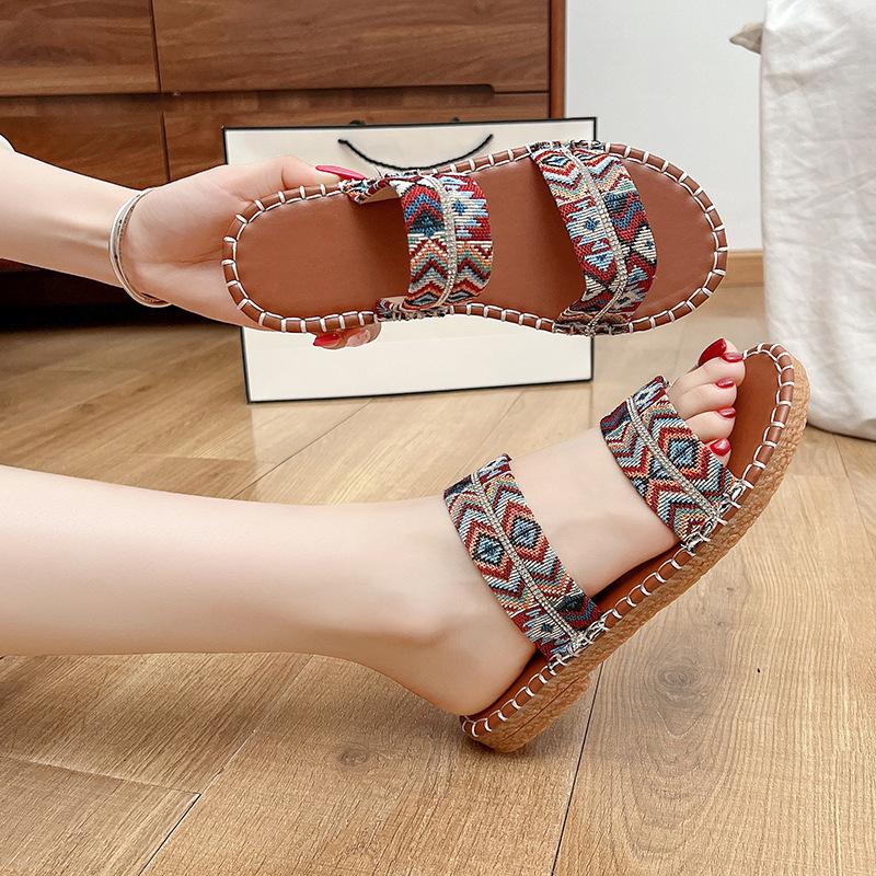 Large size flat slippers women s color matching beach women s shoes size 43 36 красный
Large size flat slippers women s color matching beach women s shoes size 43 36 красный
