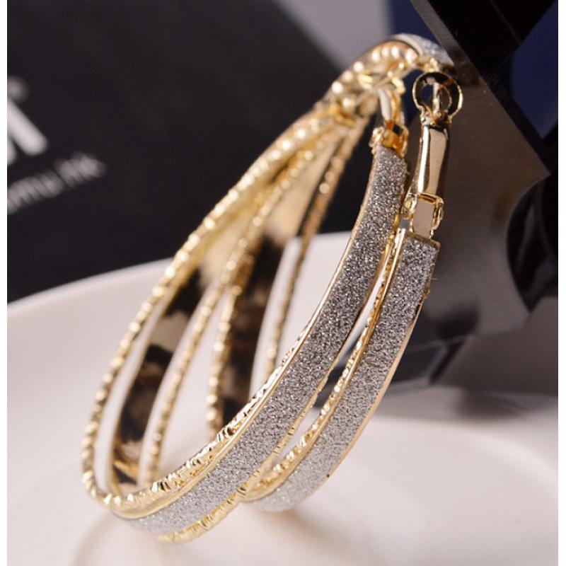 Серьги-кольца Tooxika с матовой отделкой в Европе и Америке
Серьги-кольца Tooxika с матовой отделкой в Европе и Америке