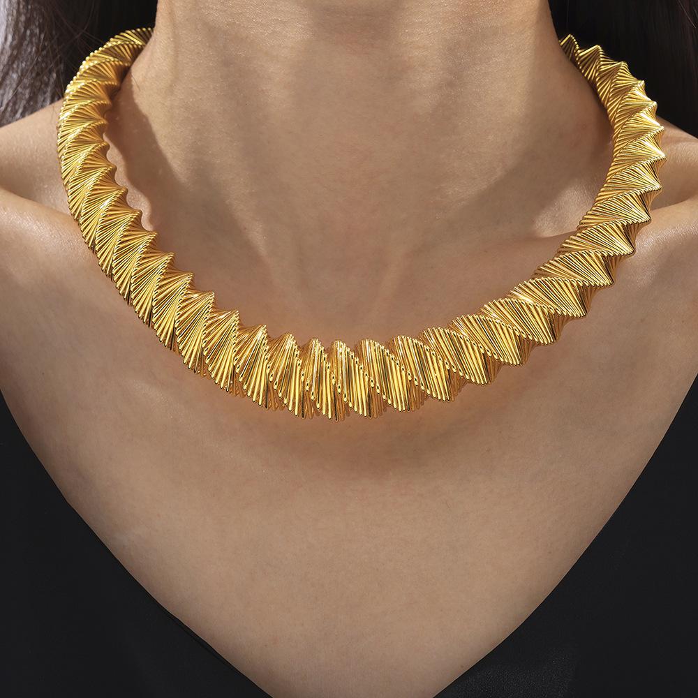 Minimalist Geometric Gold Plated Titanium Steel Necklace - European & American Hip Hop Style
Minimalist Geometric Gold Plated Titanium Steel Necklace - European & American Hip Hop Style