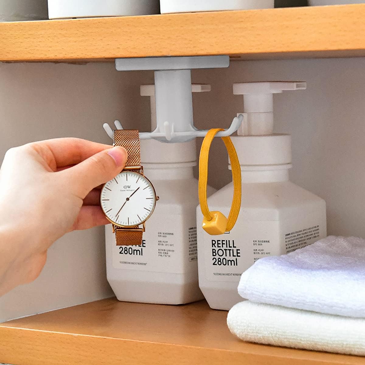 Fashion Lifestyle Home Storage Hooks Wall-Mounted Utensils Hanger 360° Rotating Kitchen Utensil Rack for Kitchen Bathroom 1pcs чорний
Fashion Lifestyle Home Storage Hooks Wall-Mounted Utensils Hanger 360° Rotating Kitchen Utensil Rack for Kitchen Bathroom 1pcs чорний
