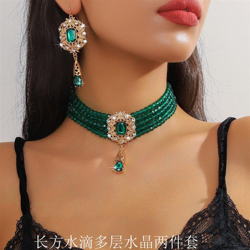 Diamond-encrusted geometric multi-layer pendant necklace light luxury high-end clavicle chain fashion temperament court style jewelry women
Diamond-encrusted geometric multi-layer pendant necklace light luxury high-end clavicle chain fashion temperament court style jewelry women