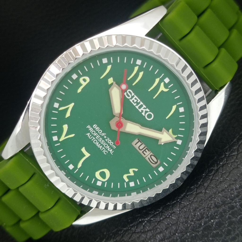 AUTOMATIC VINTAGE REFURBISHED SEIKO 6309A JAPAN MENS GREEN DIAL WATCH a442534-1
AUTOMATIC VINTAGE REFURBISHED SEIKO 6309A JAPAN MENS GREEN DIAL WATCH a442534-1