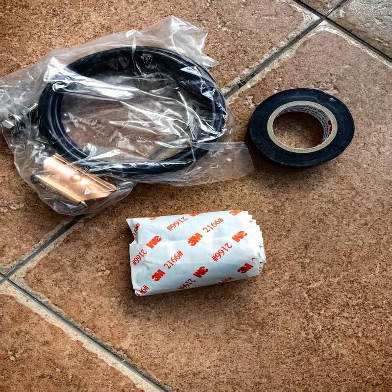 Hengxin 1/2 Coaxial Cable Grounding Clamp Kit
Hengxin 1/2 Coaxial Cable Grounding Clamp Kit