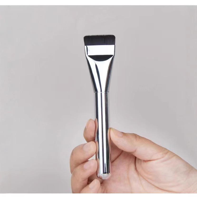 Ultra-Thin Flat Head Foundation & Concealer Makeup Brush with Portable Pack Flat Brush серебряный
Ultra-Thin Flat Head Foundation & Concealer Makeup Brush with Portable Pack Flat Brush серебряный