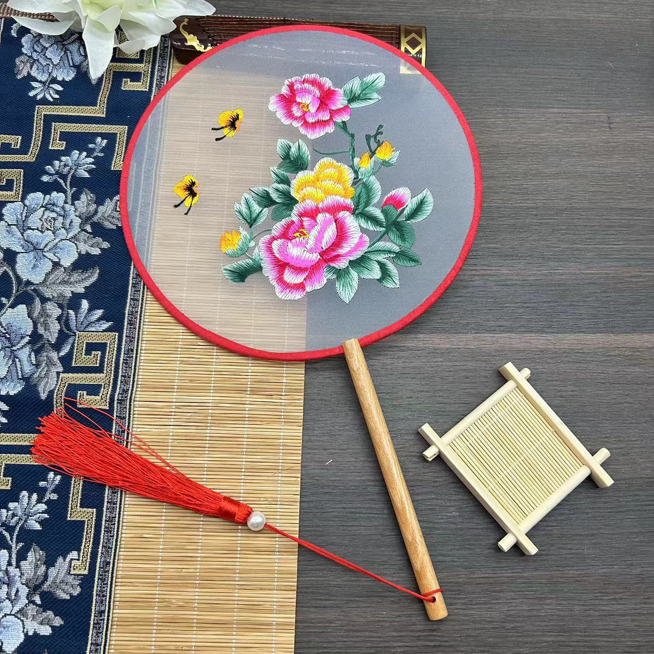 Chinese Style Classical Embroidery Group Fan Gifts Cheongsam Catwalk Photo Props Stage Performance Show Dance Party Round Fan
Chinese Style Classical Embroidery Group Fan Gifts Cheongsam Catwalk Photo Props Stage Performance Show Dance Party Round Fan