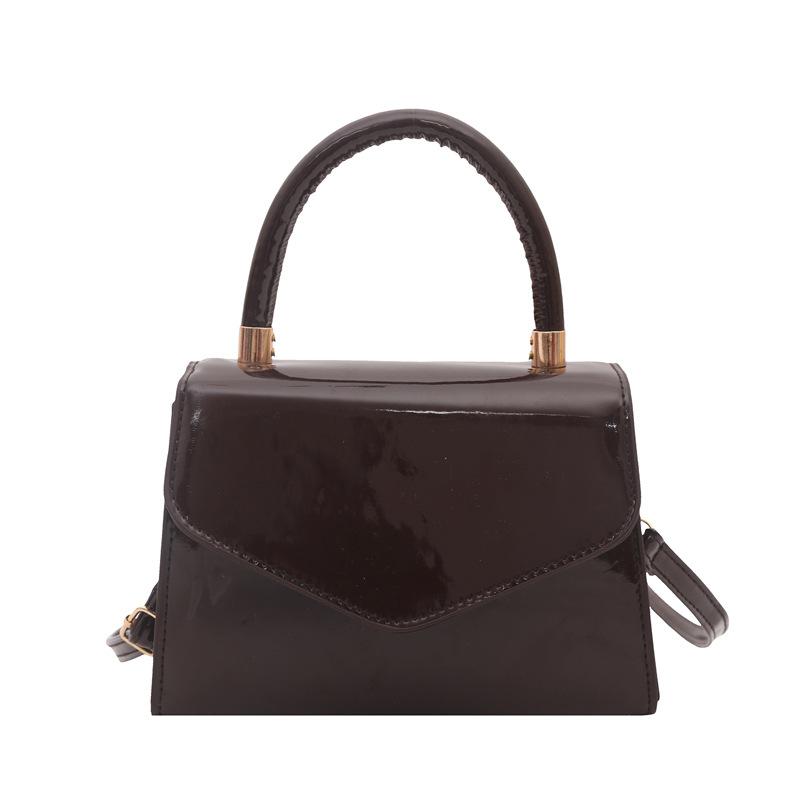 Niche design texture small bag women s spring new fashion versatile shoulder bag crossbody simple small square bag
Niche design texture small bag women s spring new fashion versatile shoulder bag crossbody simple small square bag