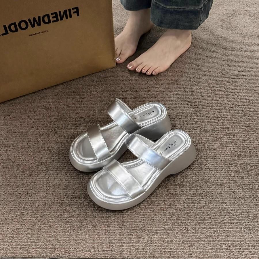 Muffin thick-soled cool slippers women s shoes wear 2025 new summer leopard print temperament increase fashion Korean version sandals 35 серебряный
Muffin thick-soled cool slippers women s shoes wear 2025 new summer leopard print temperament increase fashion Korean version sandals 35 серебряный