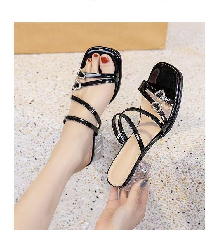 French thick-heeled slippers female 2025 new summer wear fairy style with skirt rhinestone temperament crystal high-heeled sandals 40 чорний
French thick-heeled slippers female 2025 new summer wear fairy style with skirt rhinestone temperament crystal high-heeled sandals 40 чорний