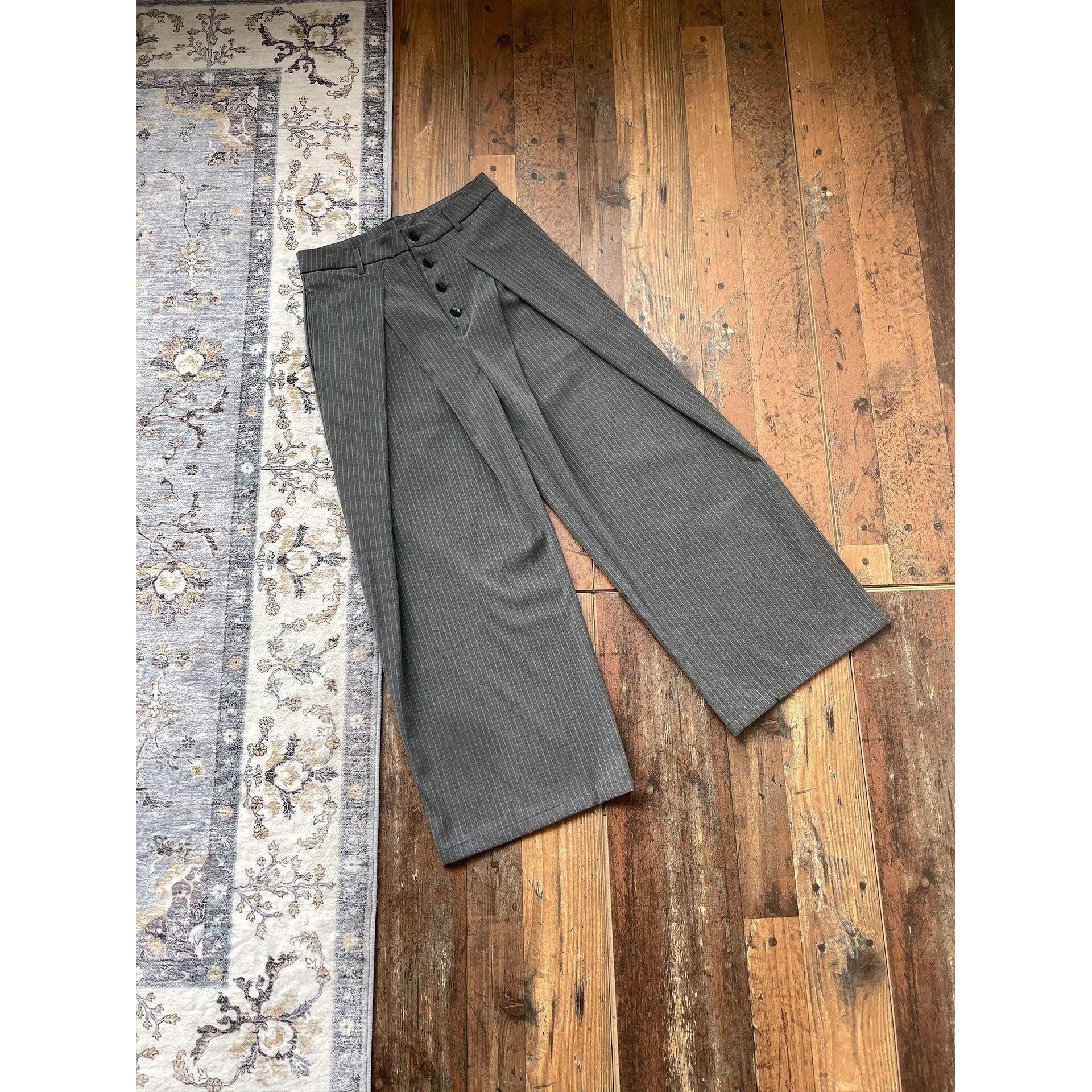 Original Striped Multi-Button Pleated Casual Pants: Artistic Ins Harajuku Fashion M серый
Original Striped Multi-Button Pleated Casual Pants: Artistic Ins Harajuku Fashion M серый