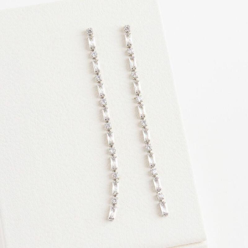Women s Tennis Chain Cubic Party Dress Earrings A31798_Single Item
Women s Tennis Chain Cubic Party Dress Earrings A31798_Single Item