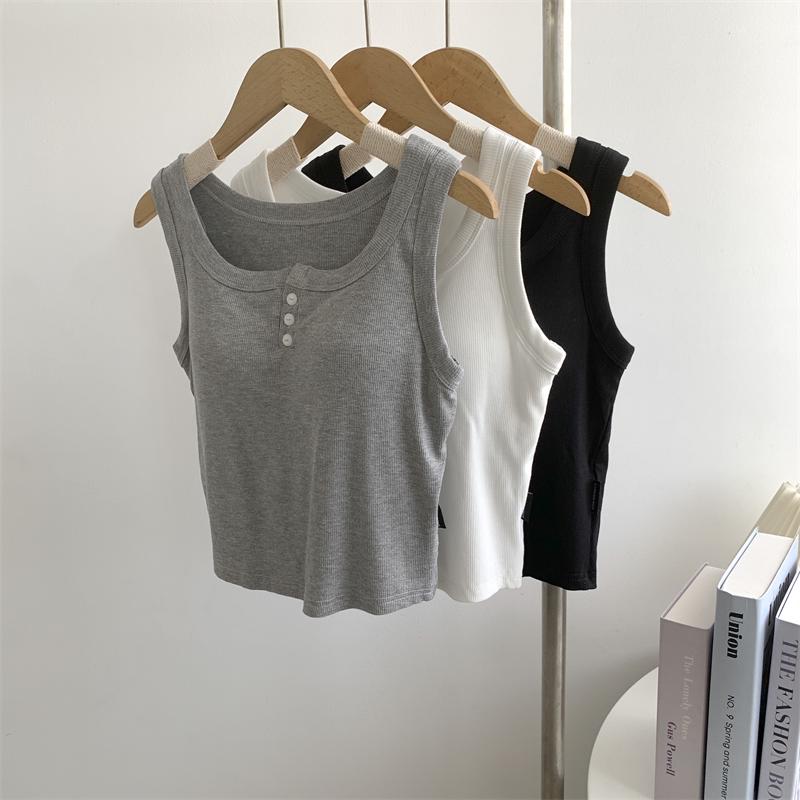 Women s Ribbed Button-Up U-Neck Tank Top with Chest Pads; Flattering Solid Color, Wide Straps, Perfect for Summer Yoga or Inner Layering. M білий
Women s Ribbed Button-Up U-Neck Tank Top with Chest Pads; Flattering Solid Color, Wide Straps, Perfect for Summer Yoga or Inner Layering. M білий